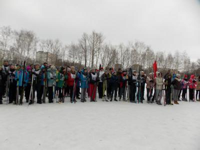 В Мемориальном парке в лыжных гонках соревновались школьники